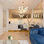 Mennica By Renters Prestige Lägenhet Warszawa