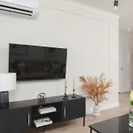 Mennica By Renters Prestige Lejlighed