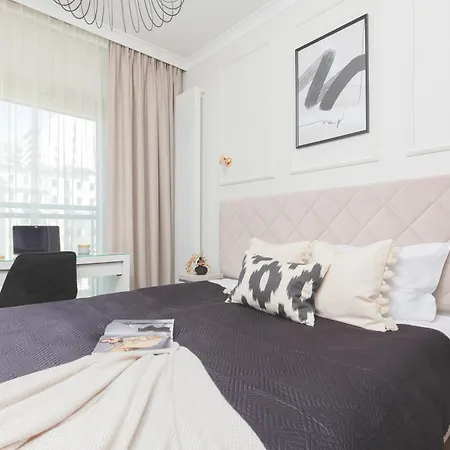 Mennica By Renters Prestige Lejlighed Warszawa