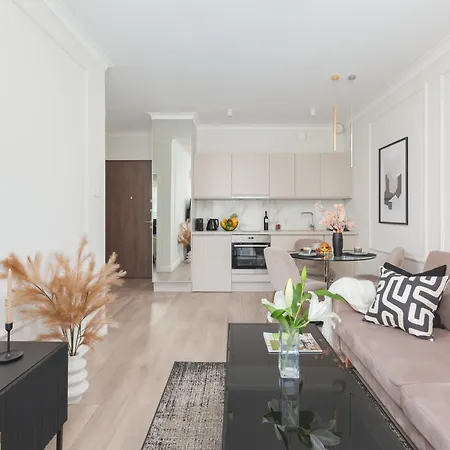 Mennica By Renters Prestige * Varsó